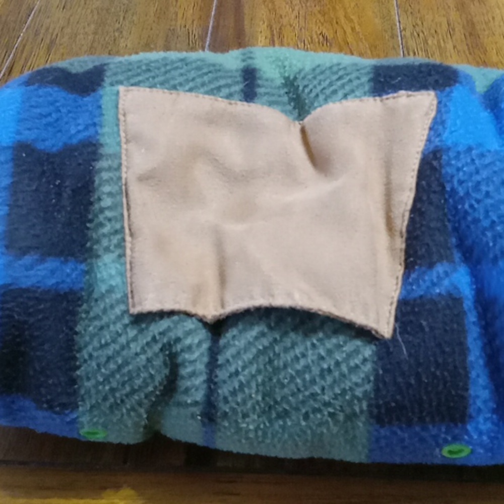 Twiddle fidget muff